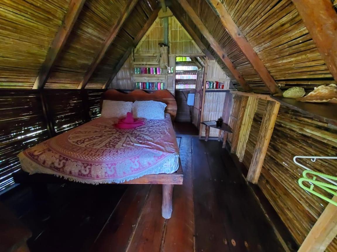 ליטל קורן איילנד Derek'S Place Eco-Lodge מראה חיצוני תמונה