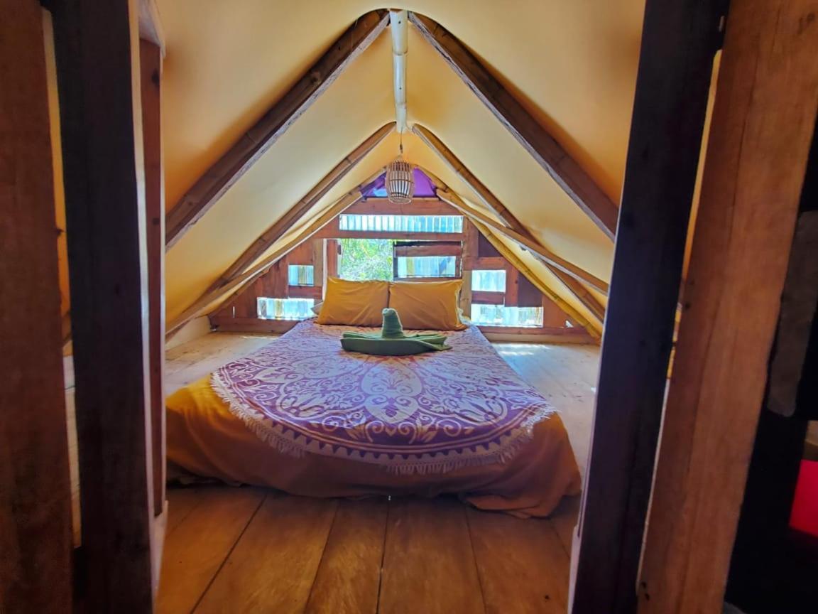 ליטל קורן איילנד Derek'S Place Eco-Lodge מראה חיצוני תמונה